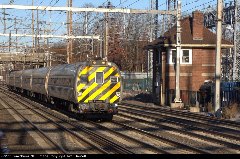 AMTK 9634 next to NASSAU tower